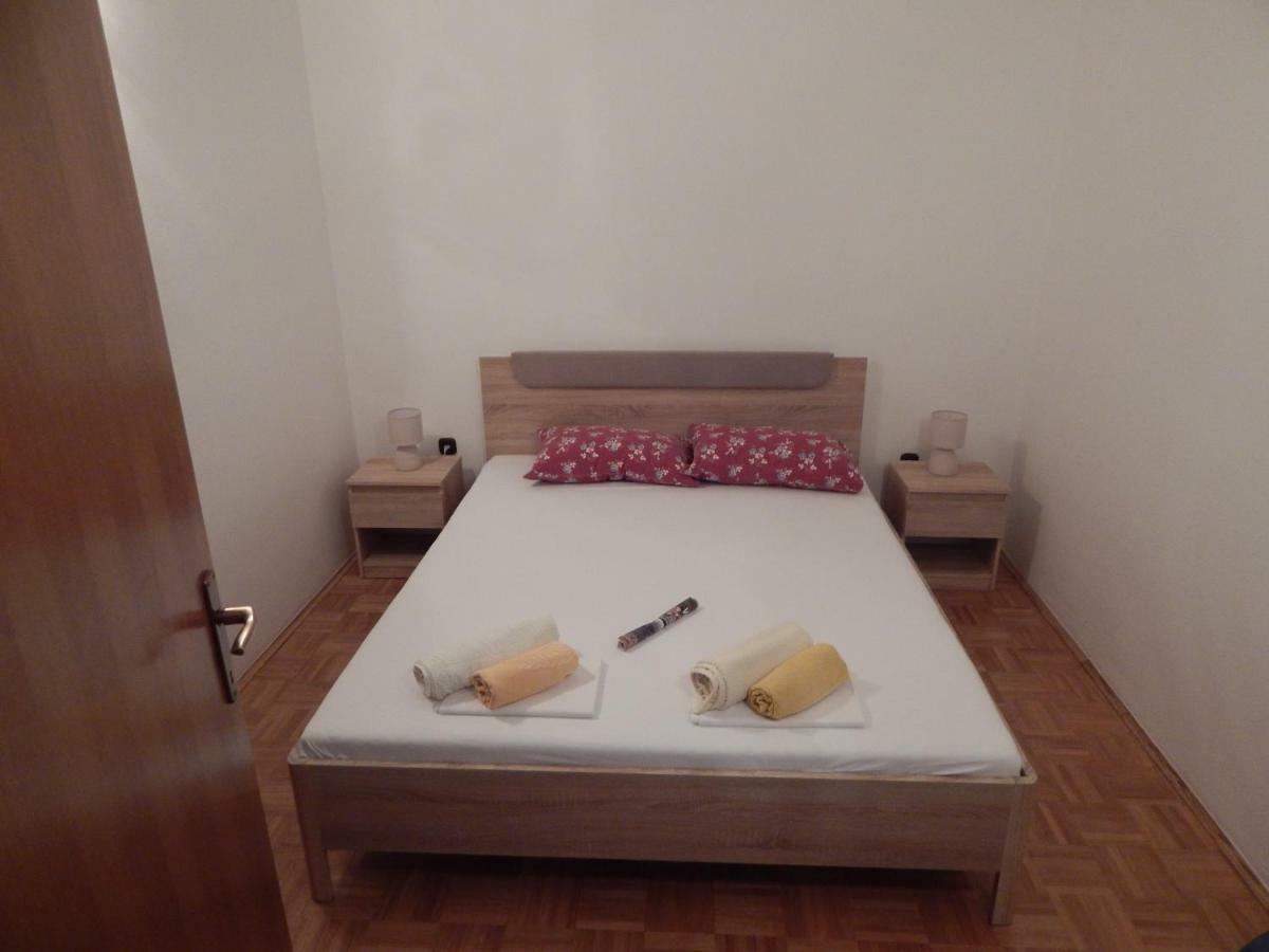Apartman Duje Petrčane Exterior foto